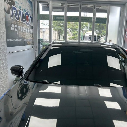 BMW 740i 更換前檔玻璃